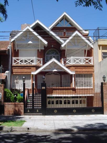 Pirovano 559 – Frente
